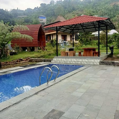 Wooden House Paseban Villa Bogor Dış mekan fotoğraf